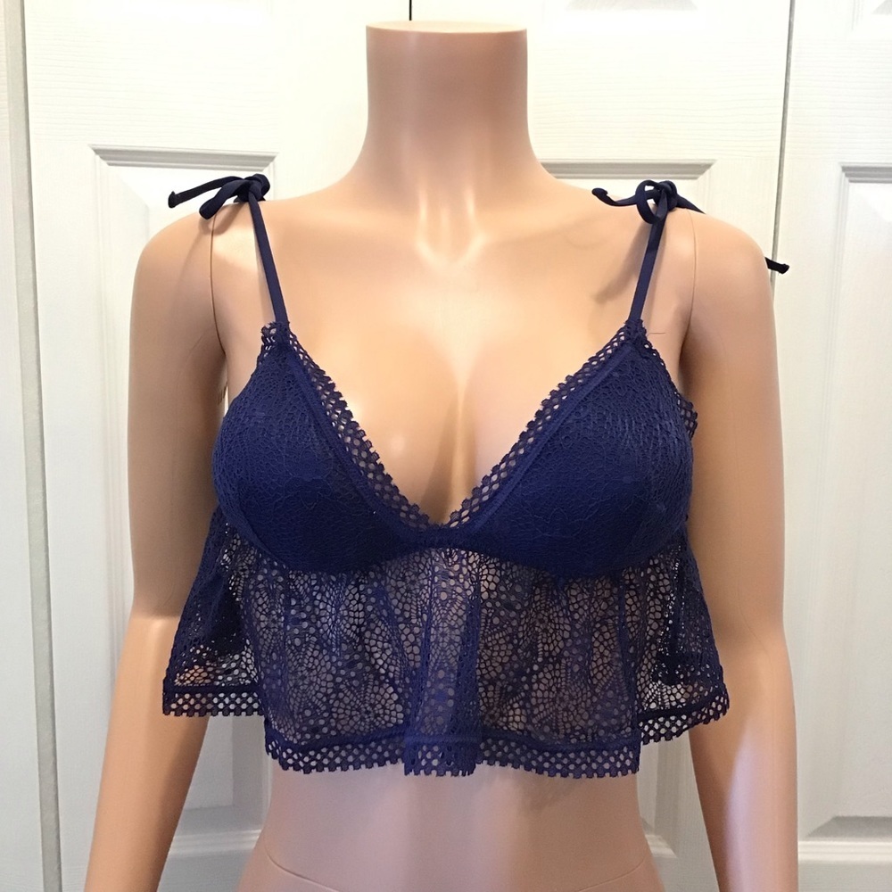 NWOT (2) Victorias Secret Black & Blue Lace Ruffle Bralettes Size Large - Picture 2 of 9